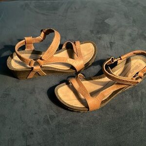 teva heeled dress cork sandal 9